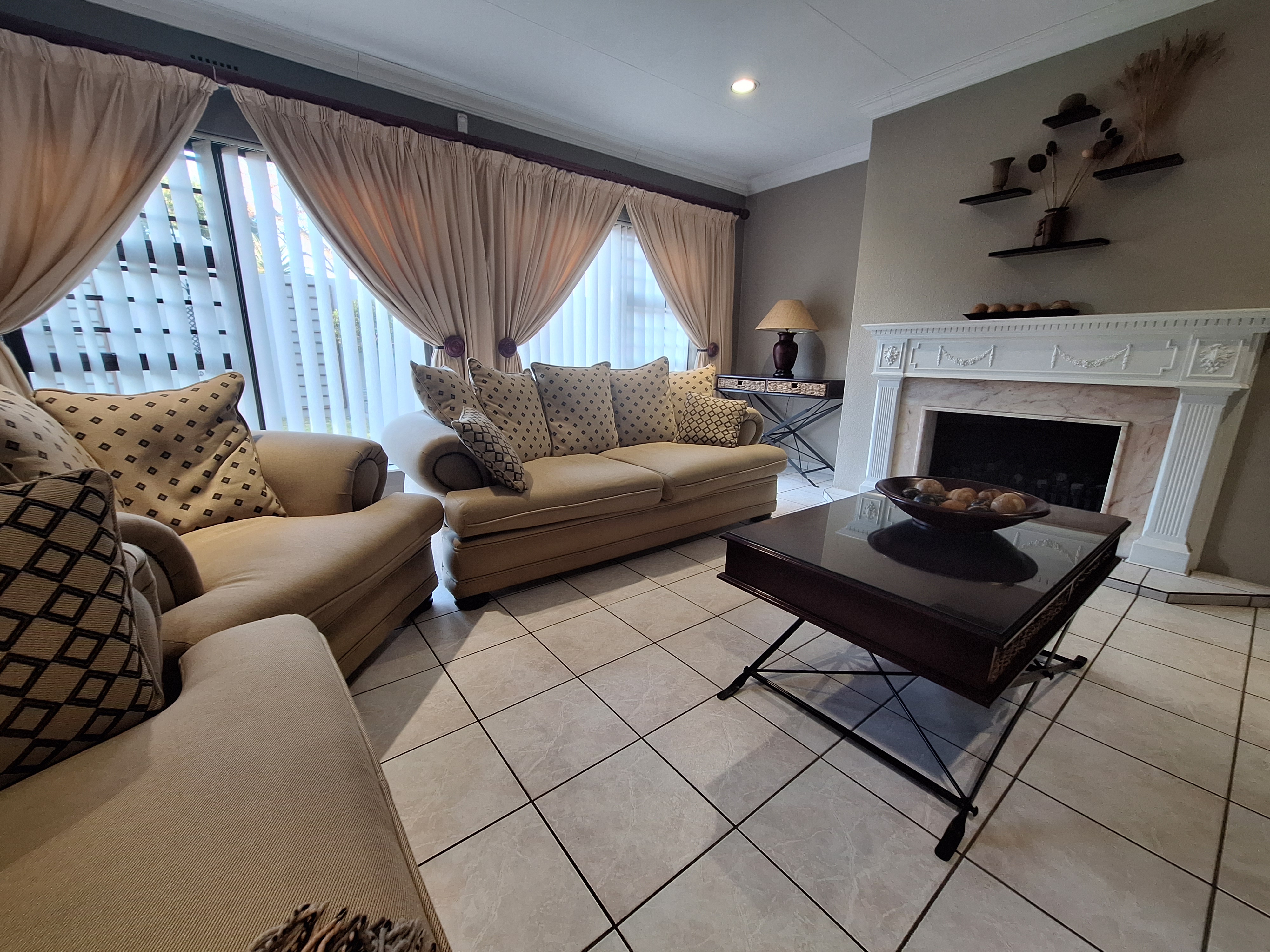 Property Ref No: 25940a.jpg