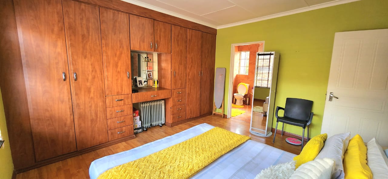 Property Ref No: 26185e.jpg