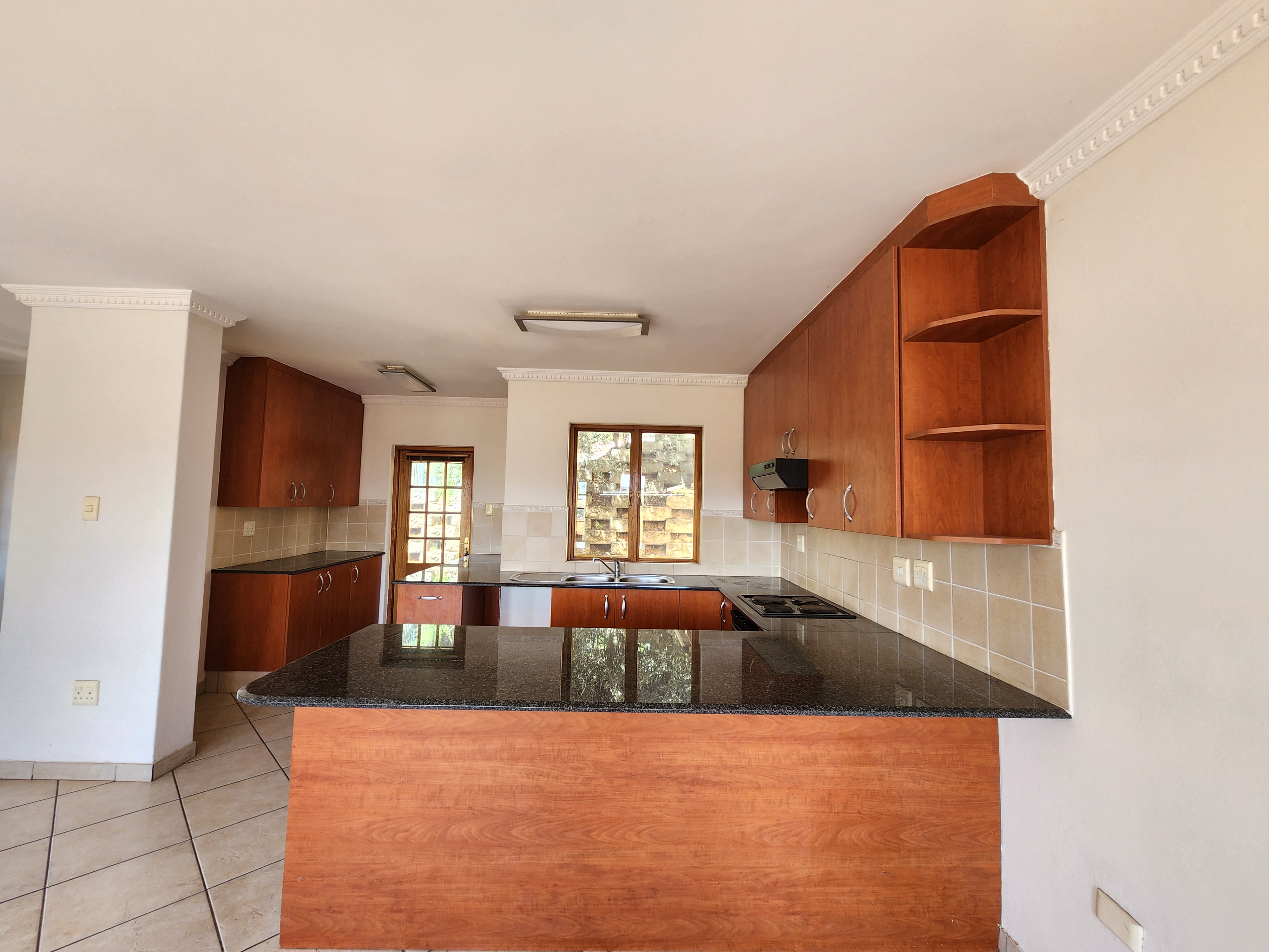 Property Ref No: 25667c.jpg