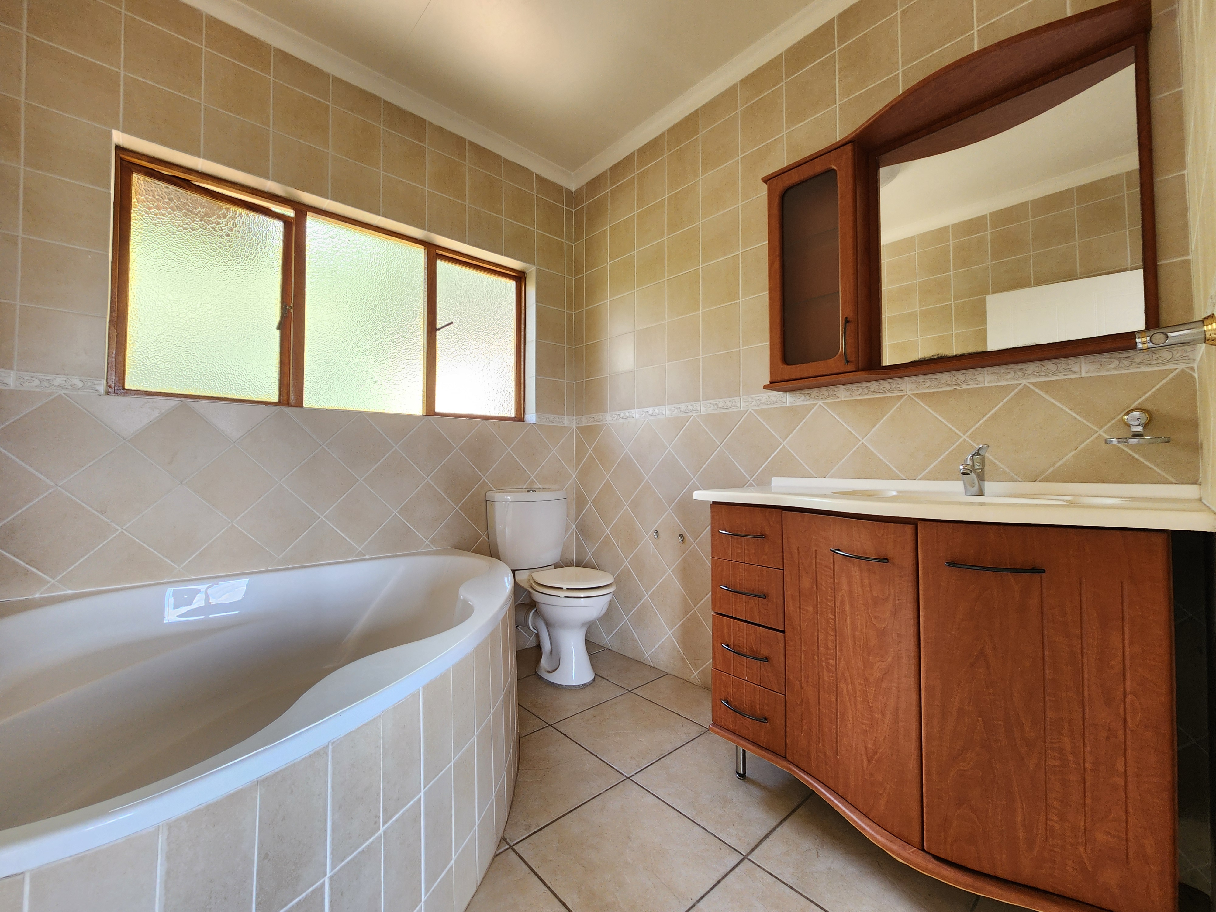 Property Ref No: 25667h.jpg