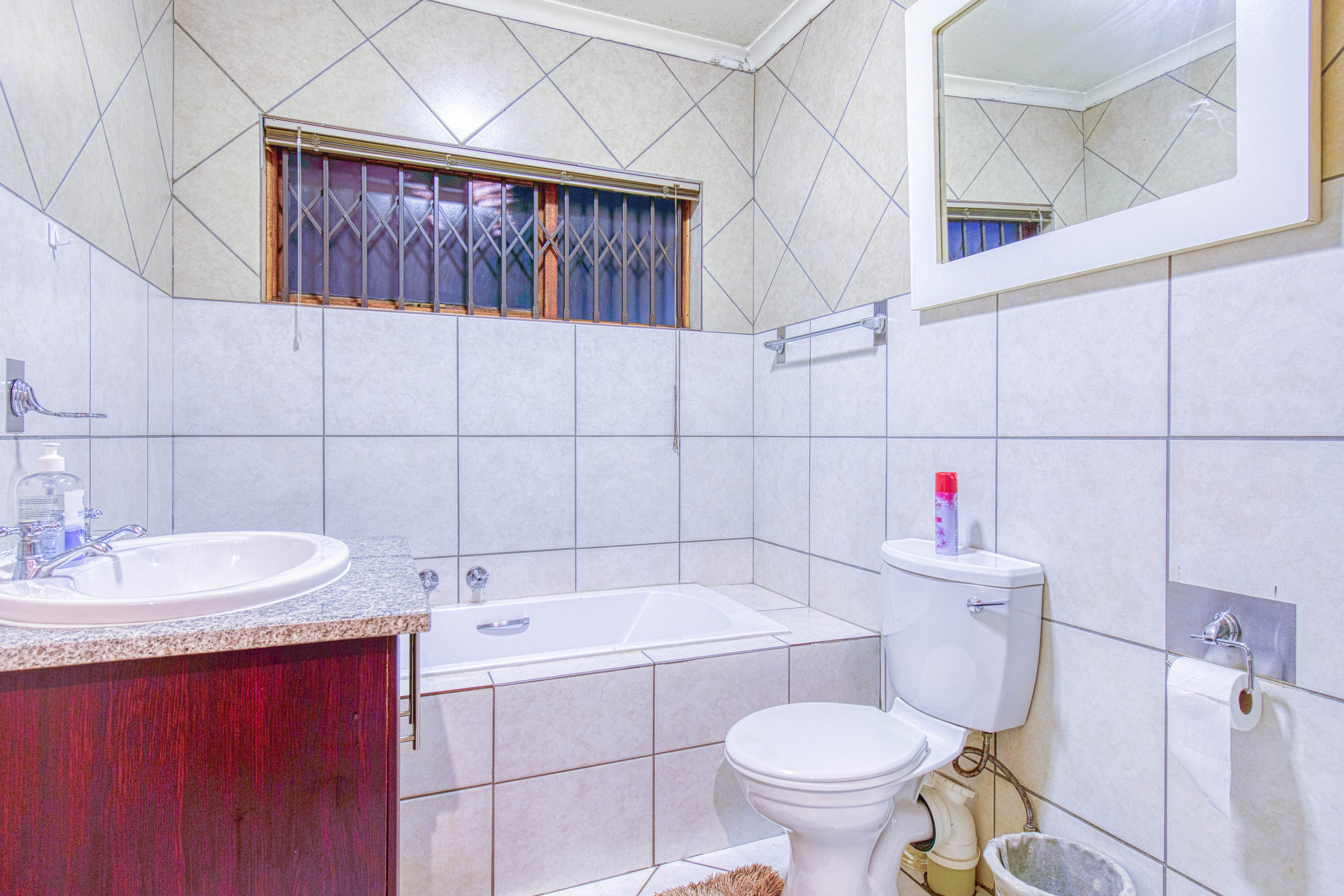 Property Ref No: 26138i.JPG