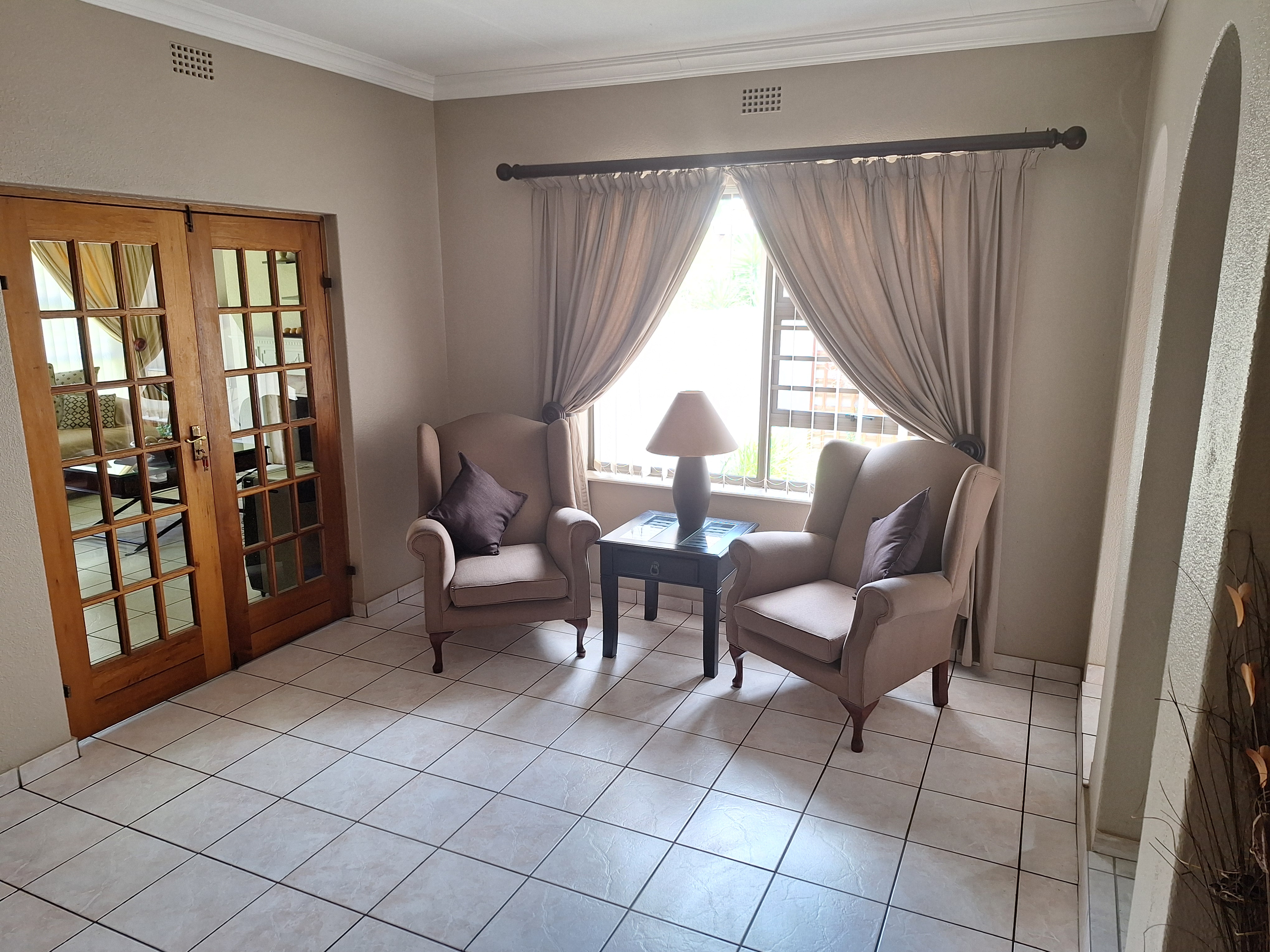 Property Ref No: 25940e.jpg