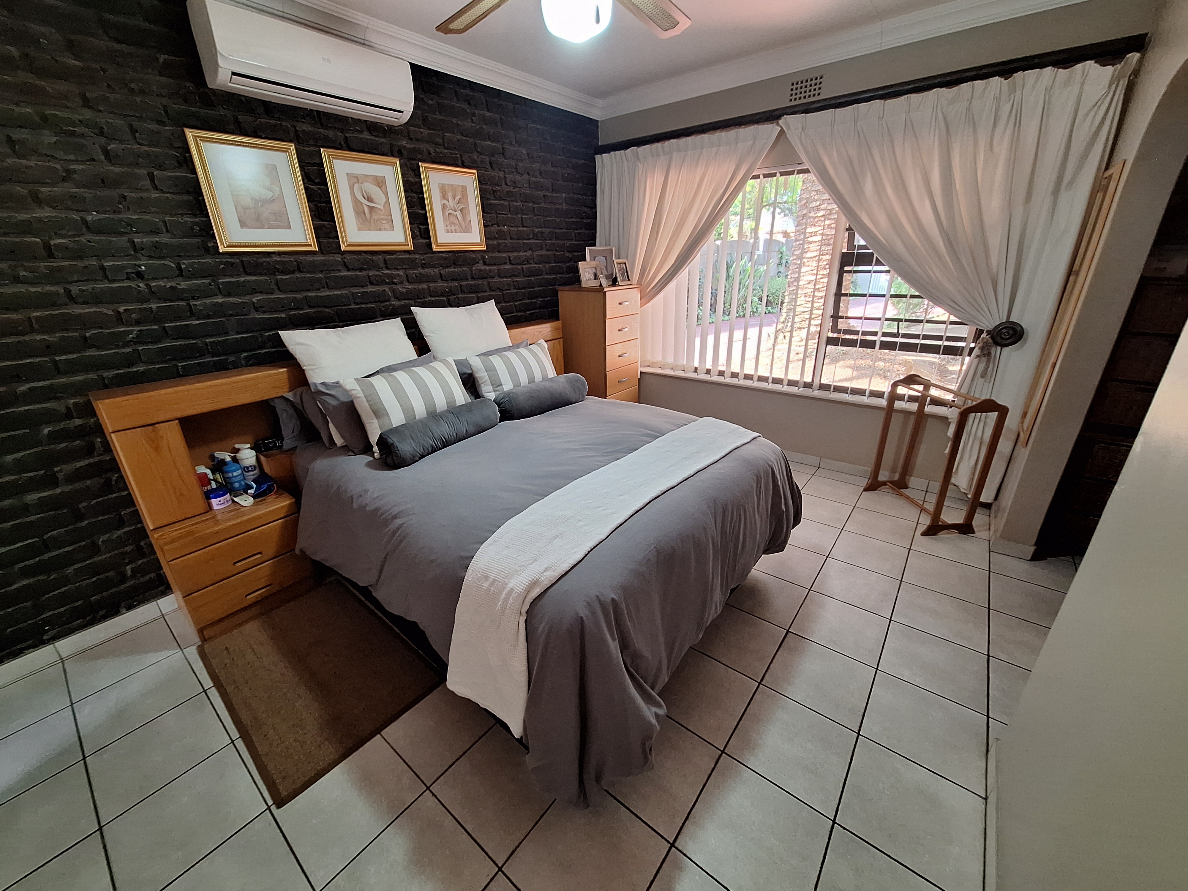 Property Ref No: 25940f.jpg