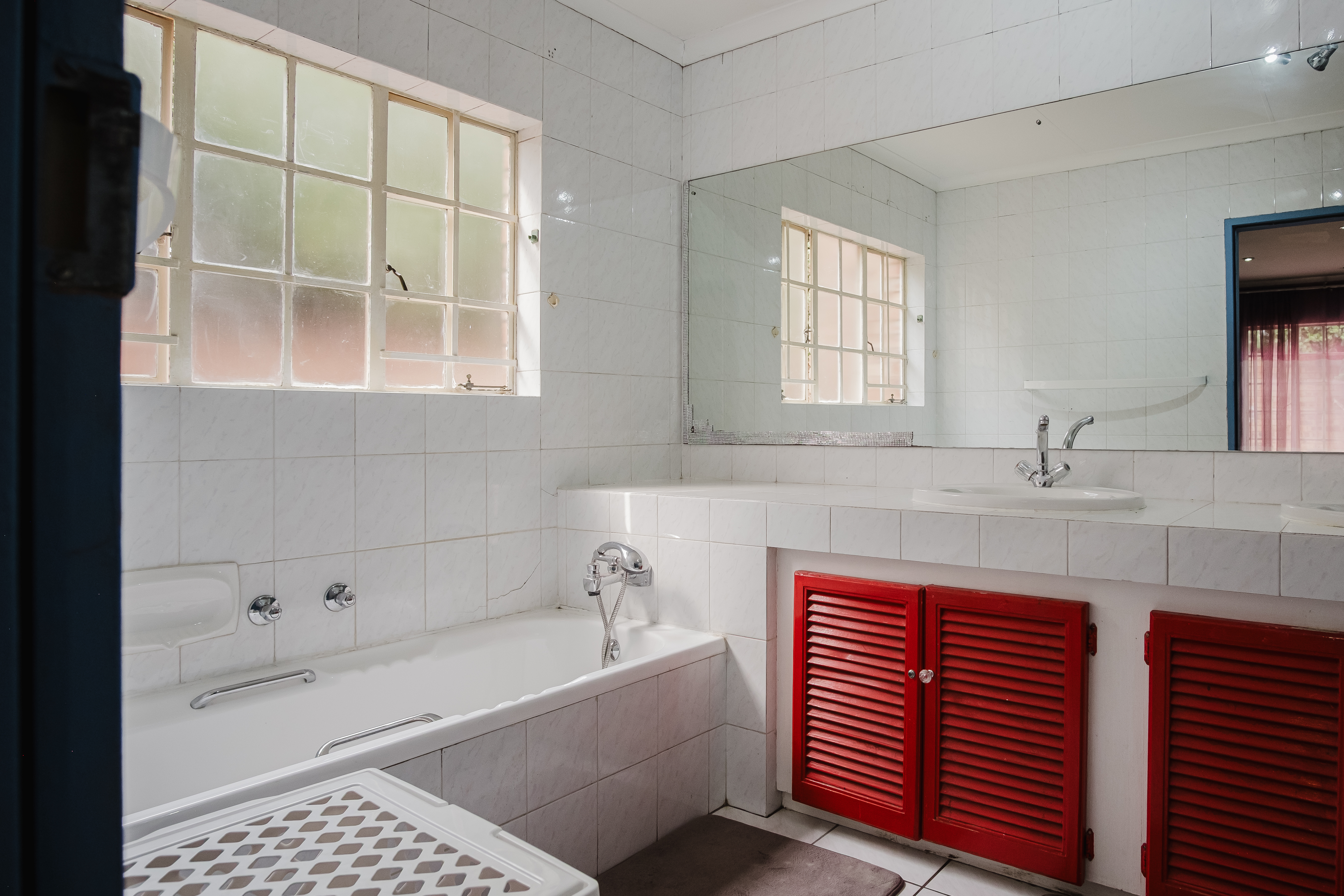 Property Ref No: 25936i.jpg