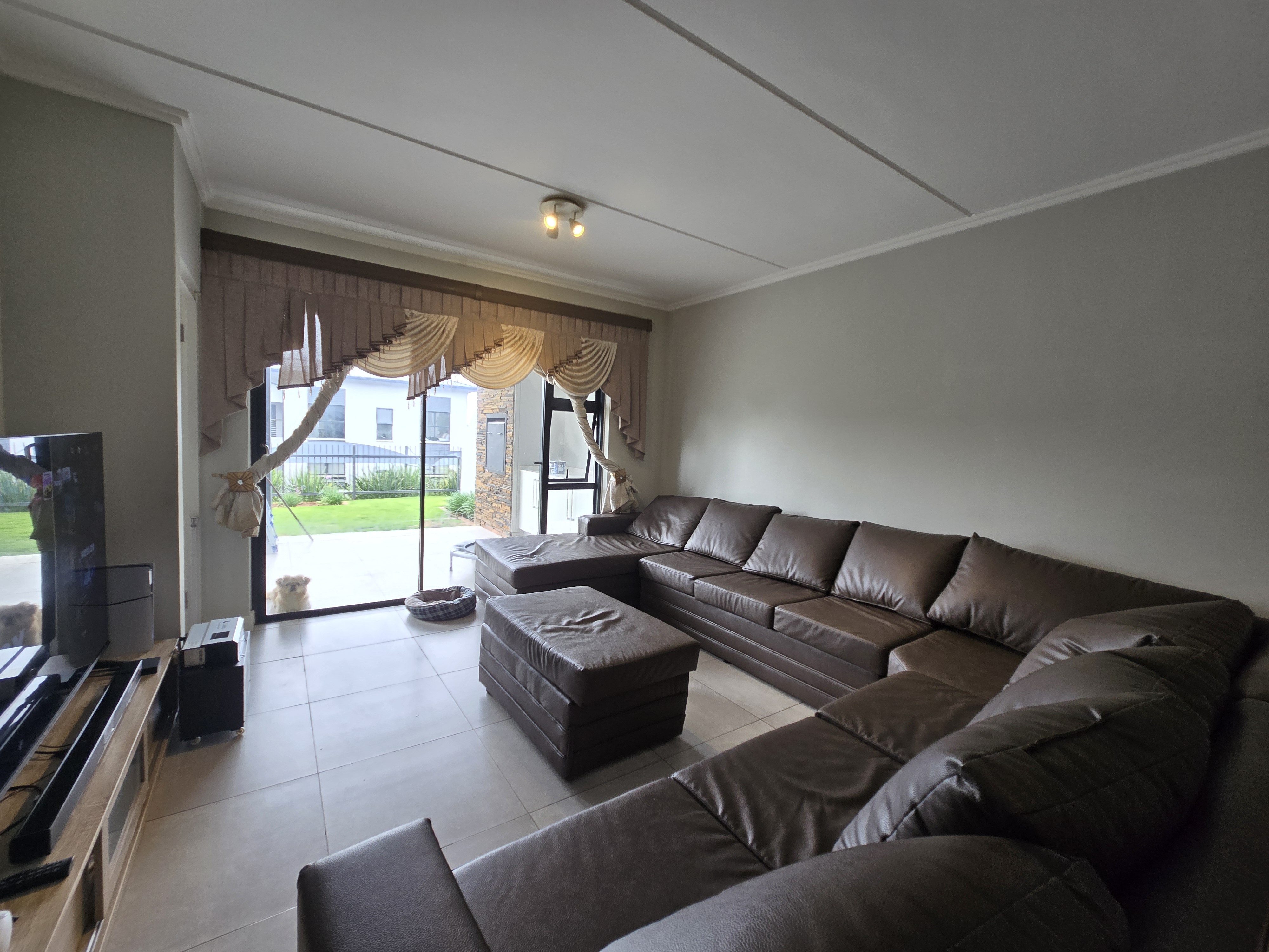 Property Ref No: 25323c.jpg