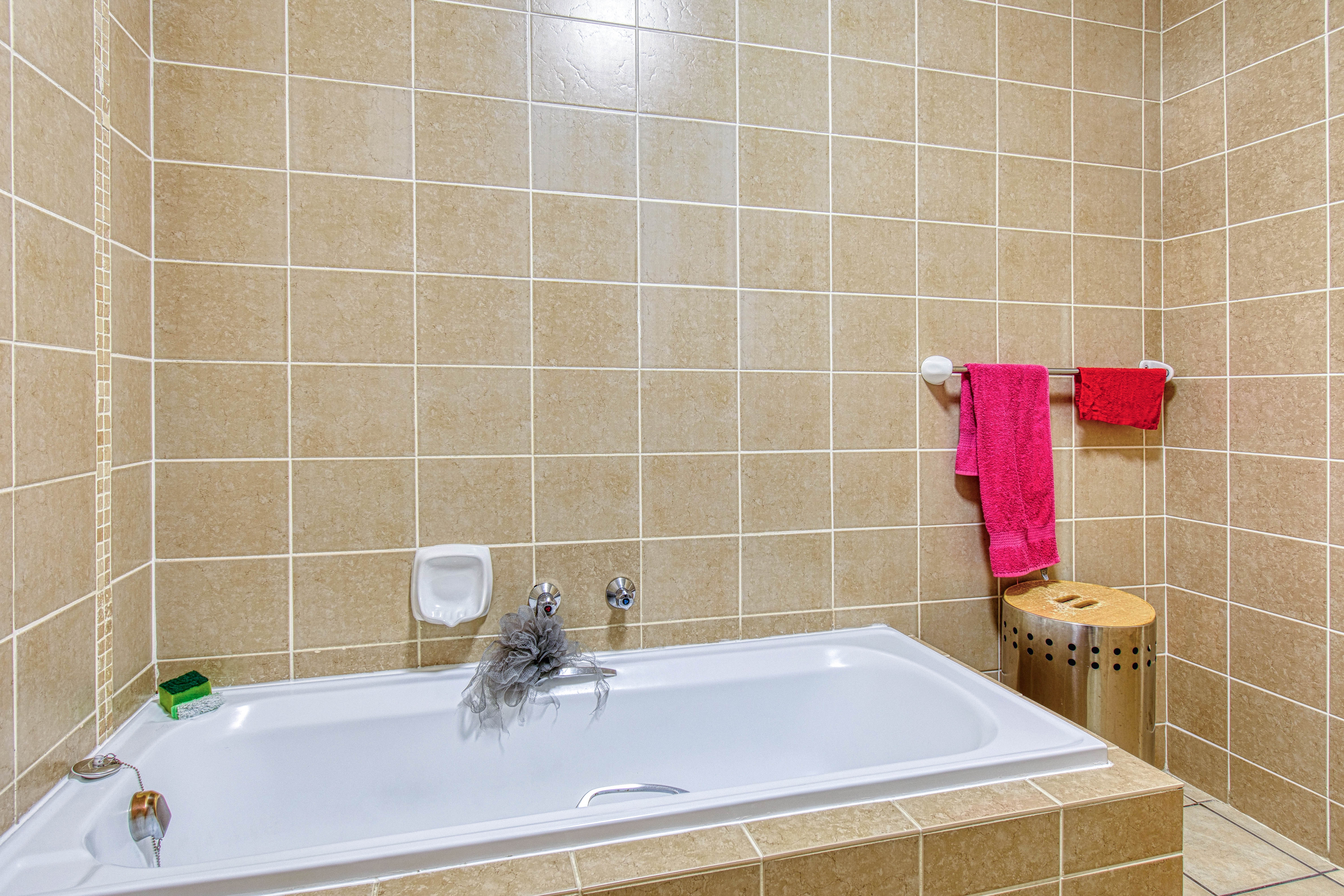 Property Ref No: 25945h.JPG