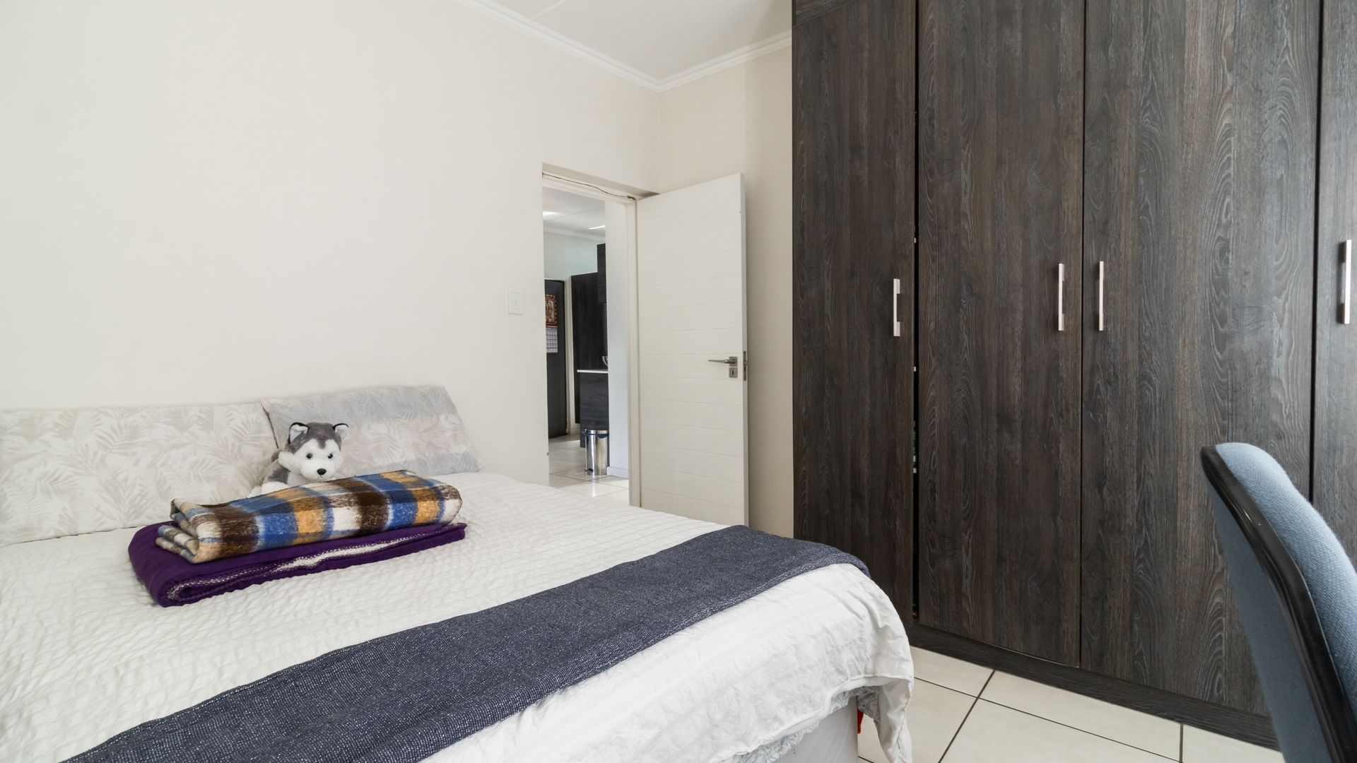 Property Ref No: 25869e.jpg